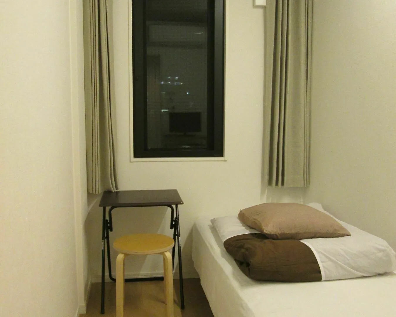 Kangaroo Hotel Side B Tokio