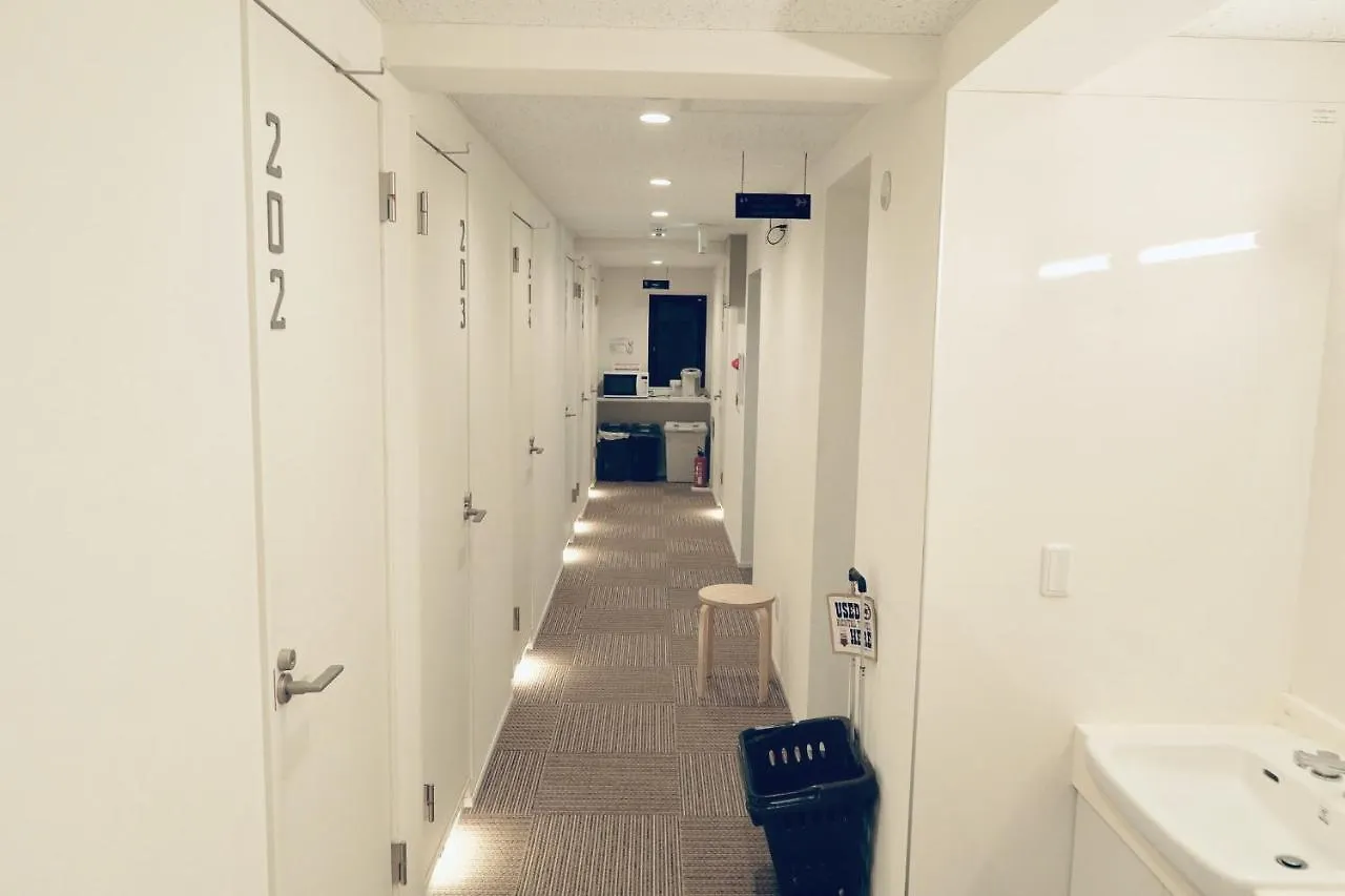 Kangaroo Hotel Side B Tokio Hostel